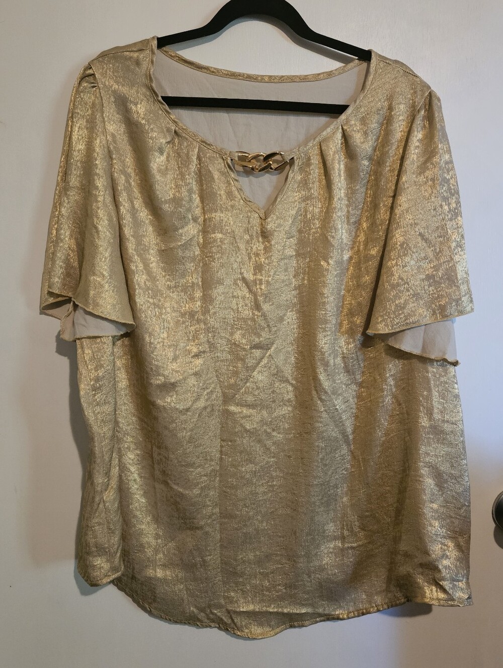 Women’s 3XL Gold V-Neck Flutter Sleeve Top Gold Chain Detail Stretch